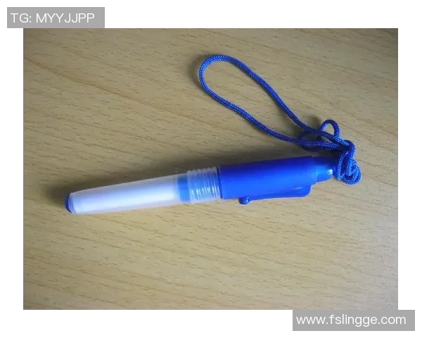 用圆珠笔描绘足球明星的艺术之旅与创作灵感分享